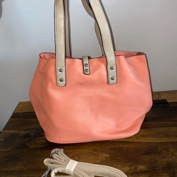 Coral 2 in 1 Crossbody or Shoulder Bag NWT - Picture 3 of 6